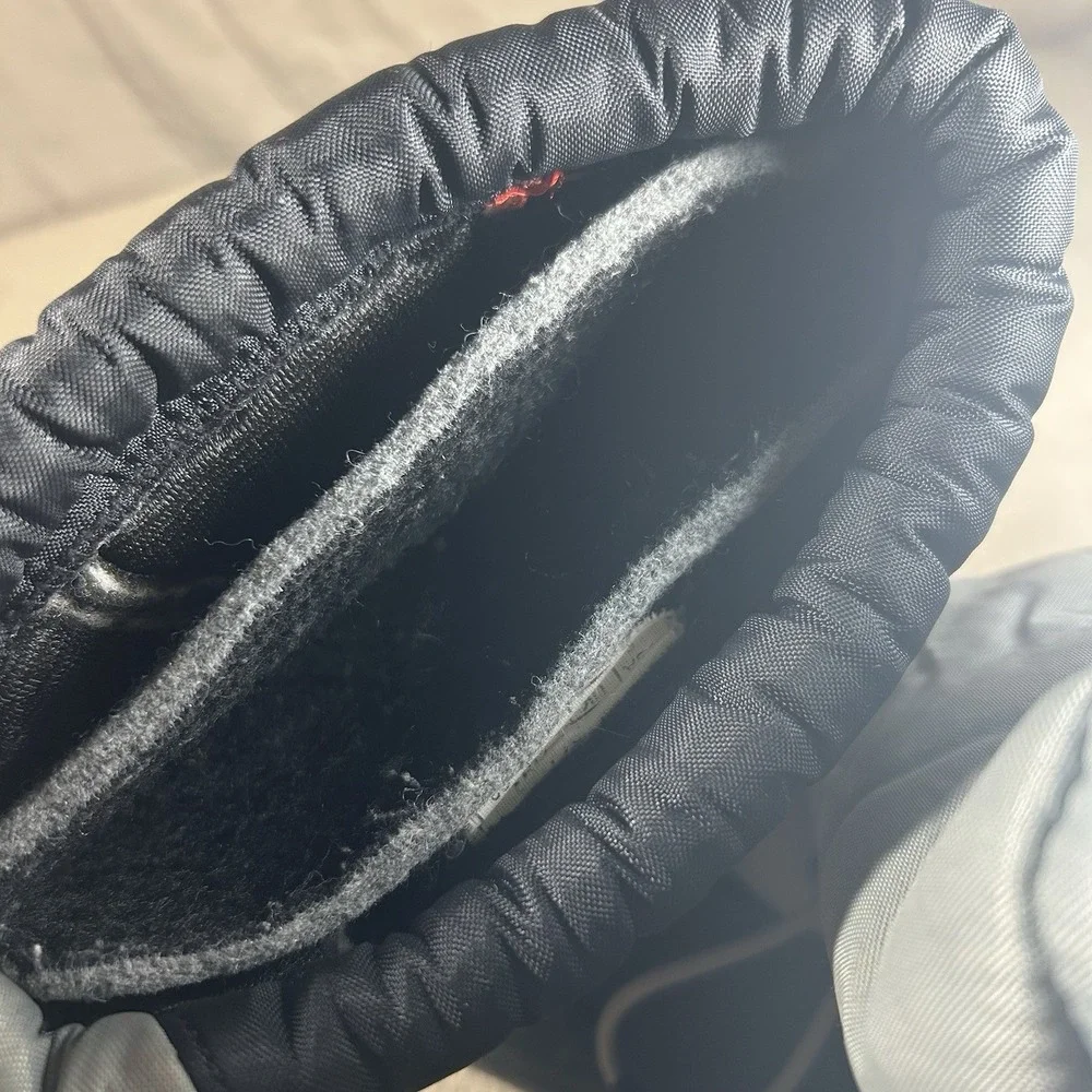 Columbia Moonridge II Snow‎ Boots Youth 5 Black Gray Insulated Winter Kids